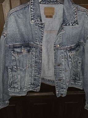 American Eagle Light Blue Denim Jacket - Faded Wash